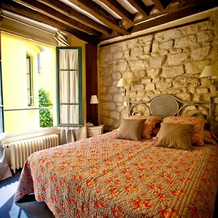 فندق De La Tulipe 3*