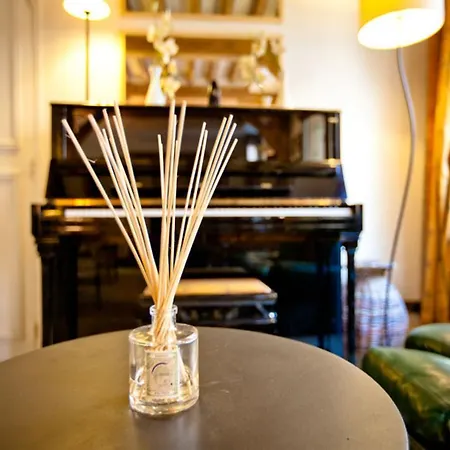 De La Tulipe Paris