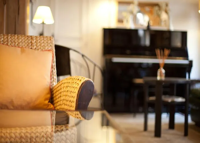 מלון De La Tulipe