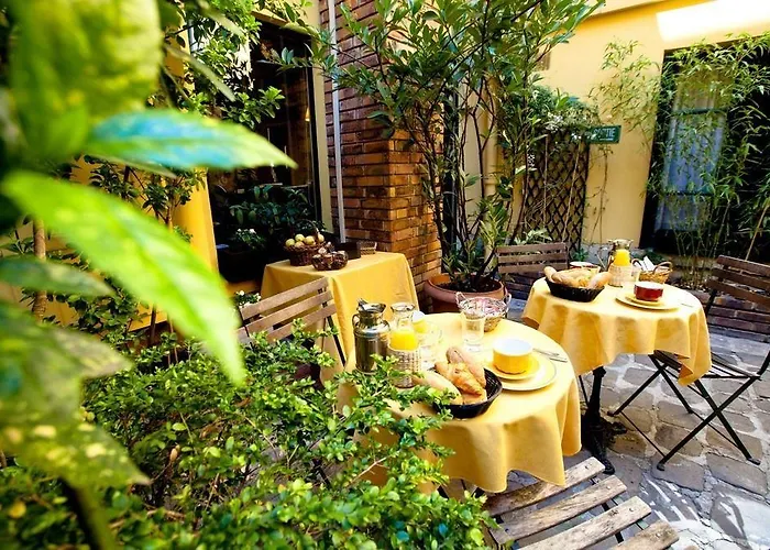 De La Tulipe מלון