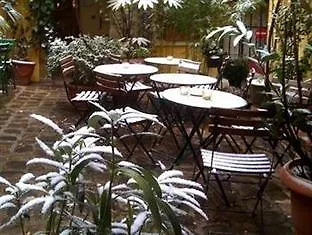 מלון De La Tulipe 3*