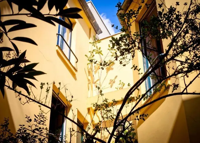 De La Tulipe Hotel 3*