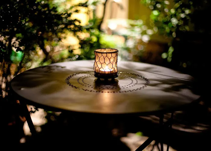 מלון De La Tulipe 3*