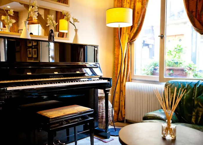 מלון De La Tulipe 3*