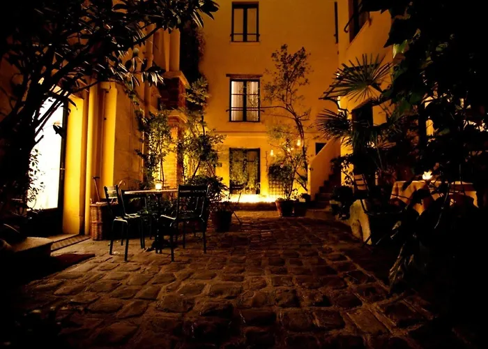 De La Tulipe מלון