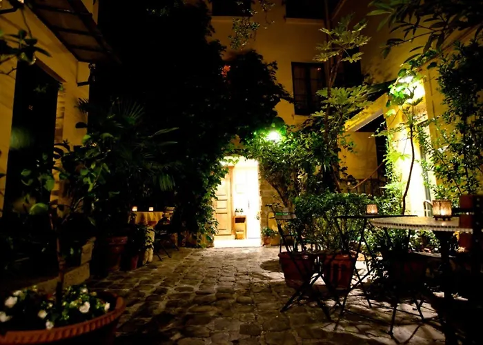 De La Tulipe מלון 3*