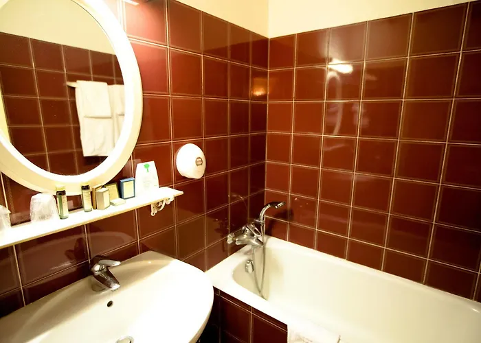 מלון De La Tulipe 3*