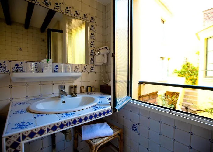 De La Tulipe מלון 3*