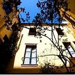 De La Tulipe Hotell