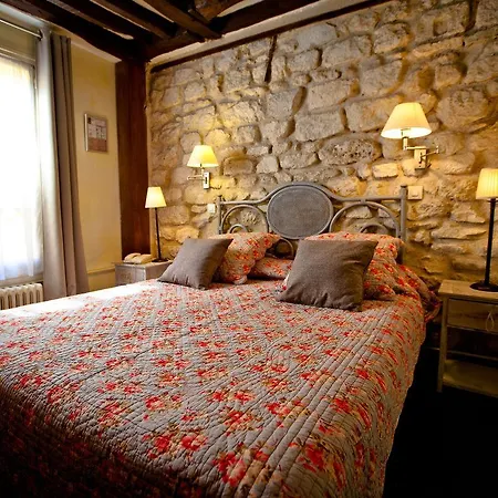 De La Tulipe Hotel 3*